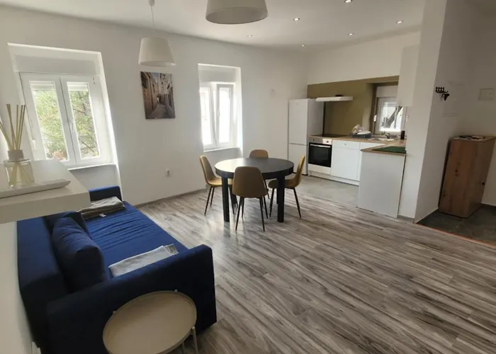 Apartman Yellow Póla