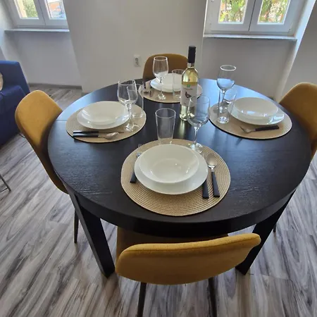 Yellow Apartment *